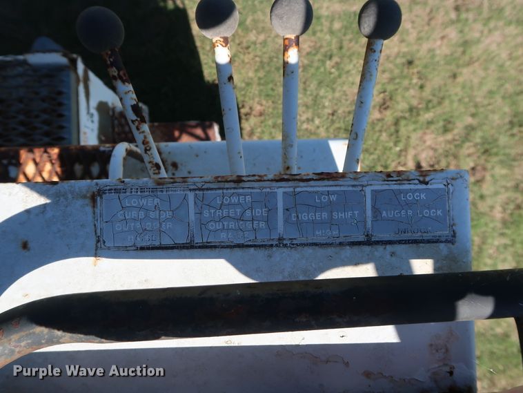 image for item GD9752 1987 Chevrolet Kodiak 70 digger derrick truck