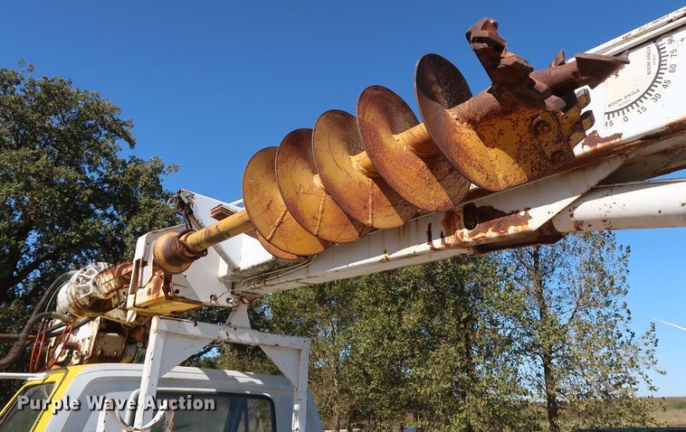 image for item GD9752 1987 Chevrolet Kodiak 70 digger derrick truck