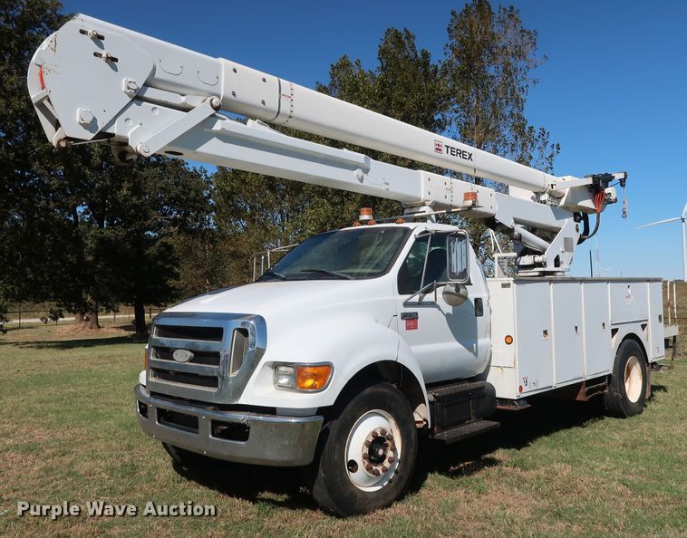 image for item GD9753 2009 Ford F750 Super Duty XL bucket truck