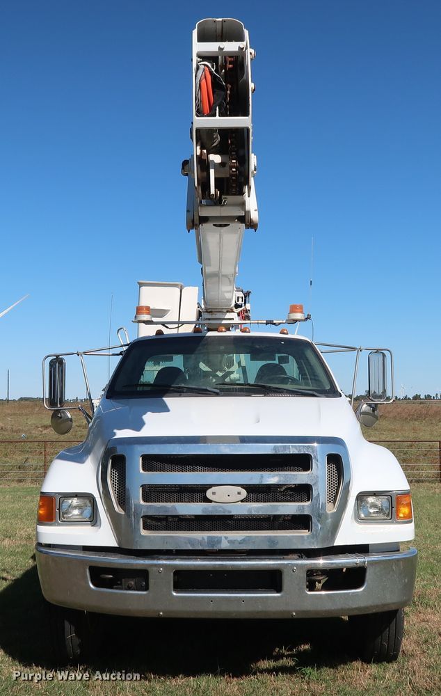 image for item GD9753 2009 Ford F750 Super Duty XL bucket truck