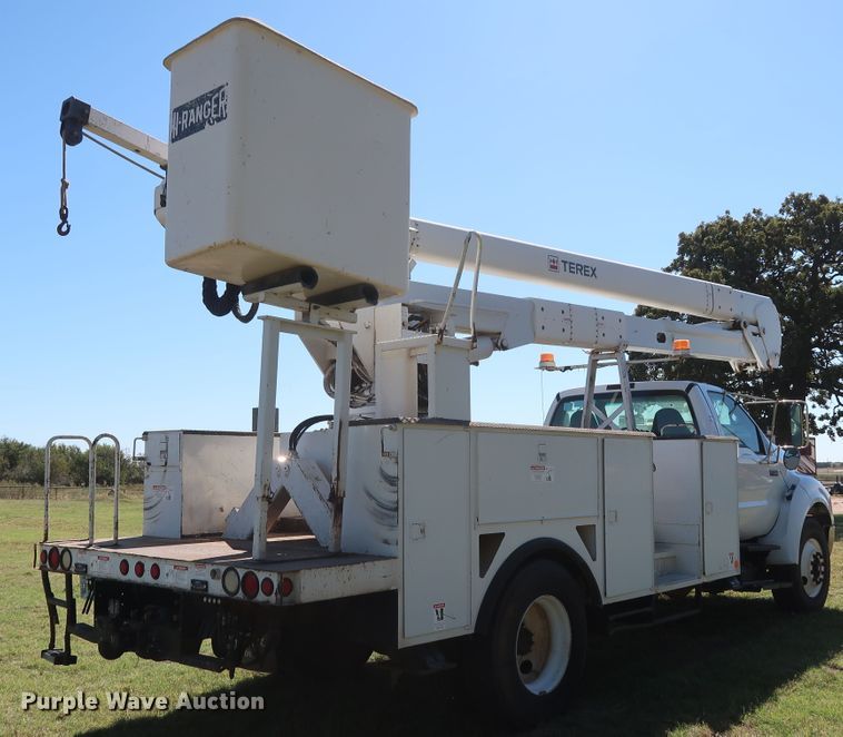 image for item GD9753 2009 Ford F750 Super Duty XL bucket truck