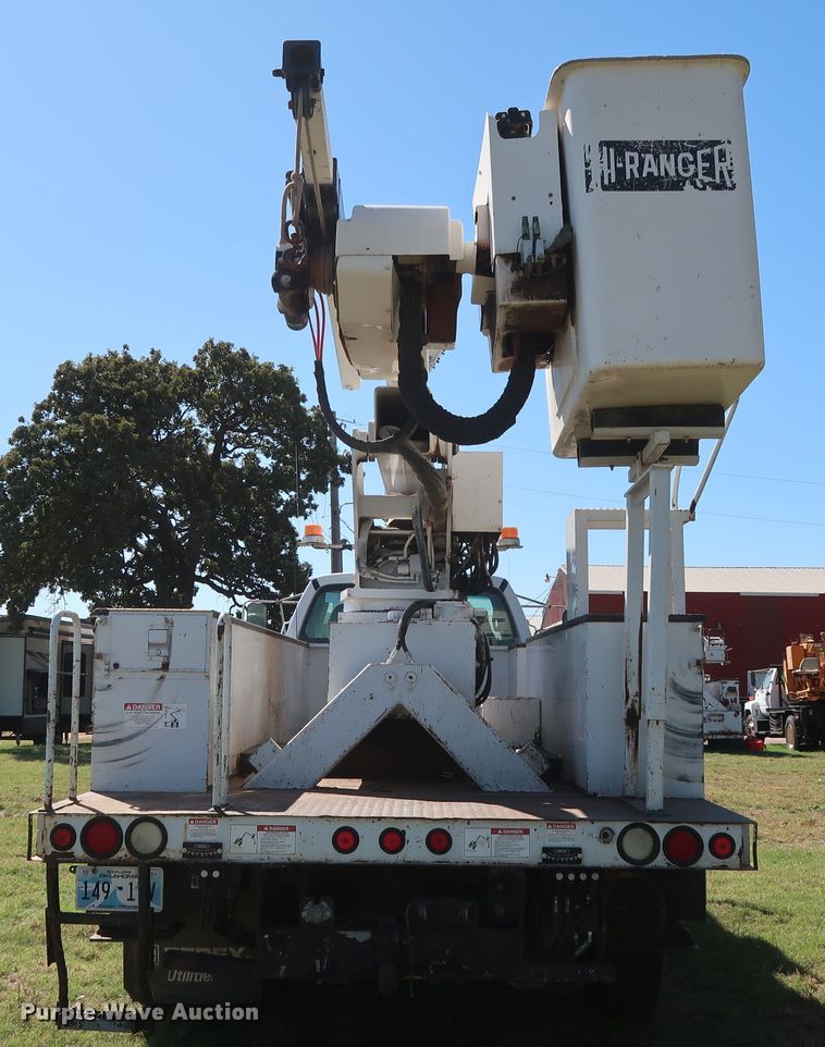 image for item GD9753 2009 Ford F750 Super Duty XL bucket truck