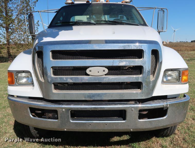 image for item GD9753 2009 Ford F750 Super Duty XL bucket truck