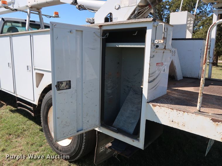 image for item GD9753 2009 Ford F750 Super Duty XL bucket truck