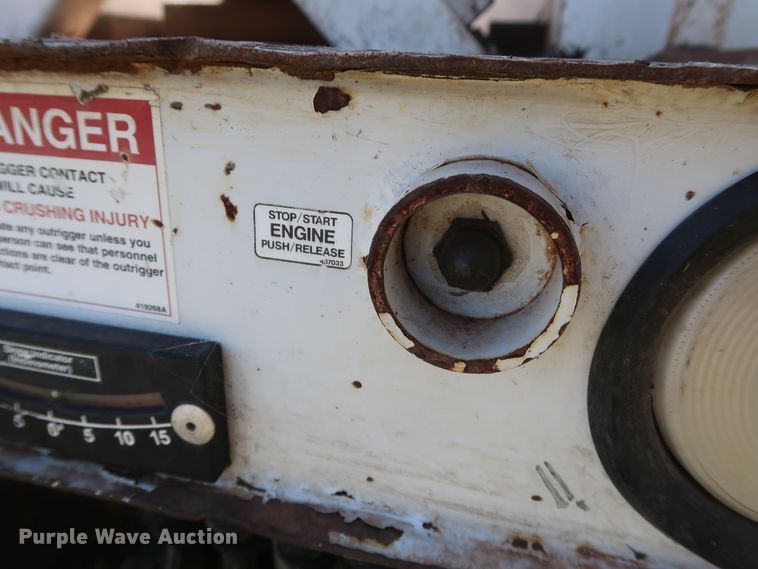 image for item GD9753 2009 Ford F750 Super Duty XL bucket truck