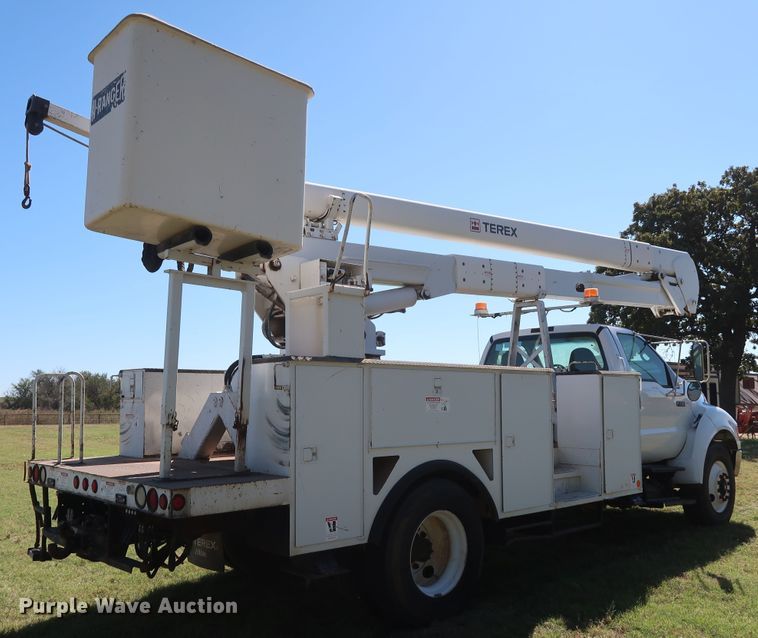 image for item GD9753 2009 Ford F750 Super Duty XL bucket truck