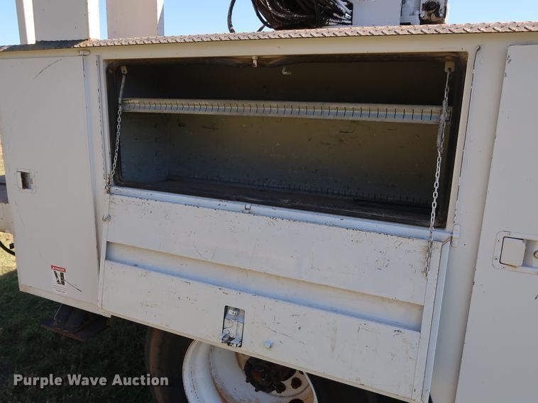 image for item GD9753 2009 Ford F750 Super Duty XL bucket truck