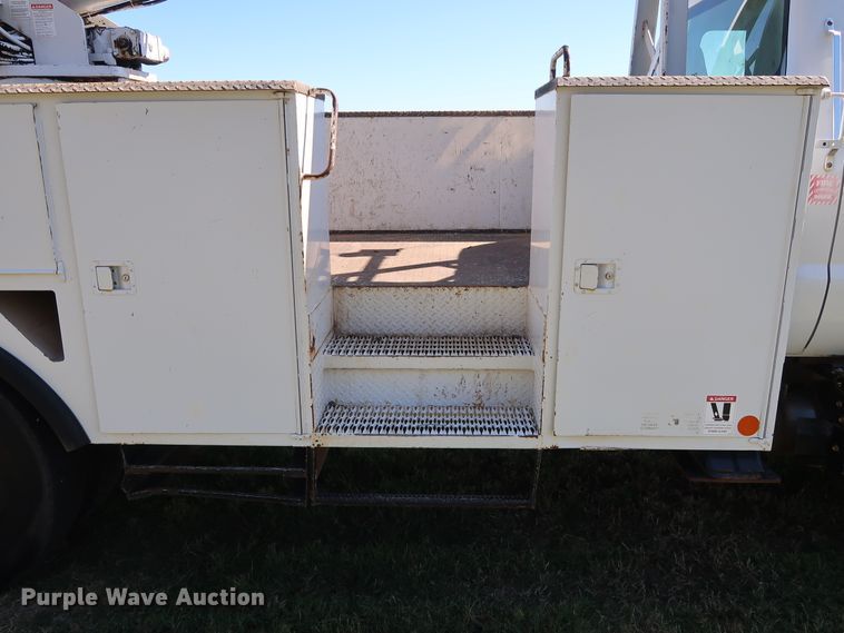 image for item GD9753 2009 Ford F750 Super Duty XL bucket truck