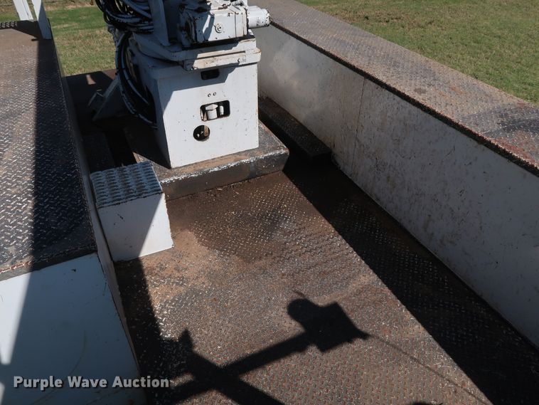 image for item GD9753 2009 Ford F750 Super Duty XL bucket truck