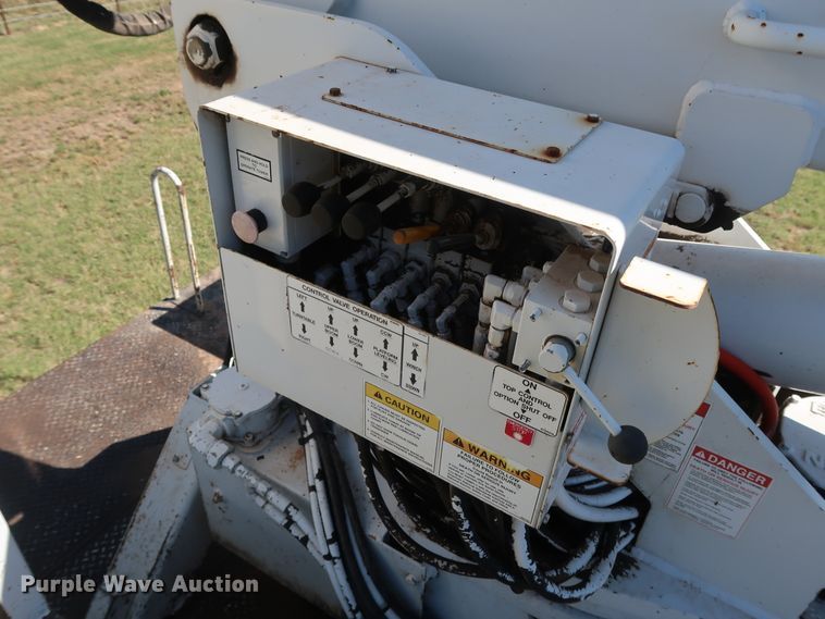 image for item GD9753 2009 Ford F750 Super Duty XL bucket truck