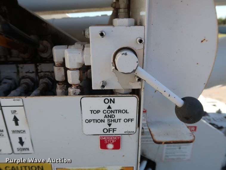 image for item GD9753 2009 Ford F750 Super Duty XL bucket truck