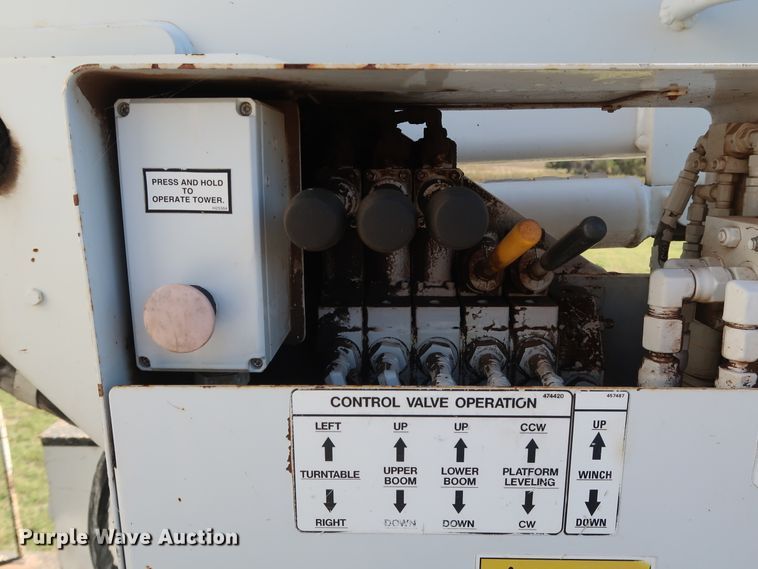 image for item GD9753 2009 Ford F750 Super Duty XL bucket truck