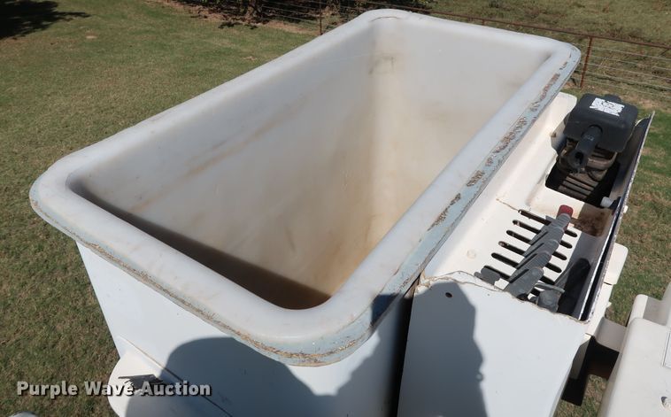 image for item GD9753 2009 Ford F750 Super Duty XL bucket truck