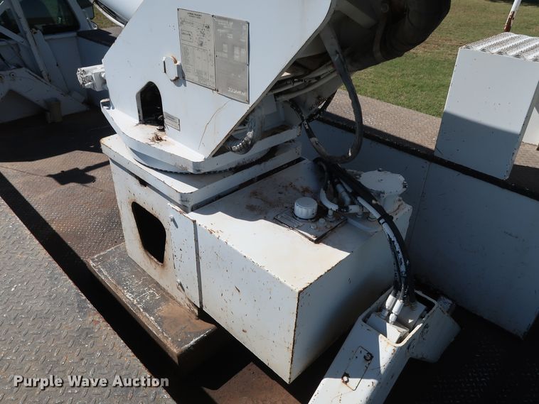 image for item GD9753 2009 Ford F750 Super Duty XL bucket truck