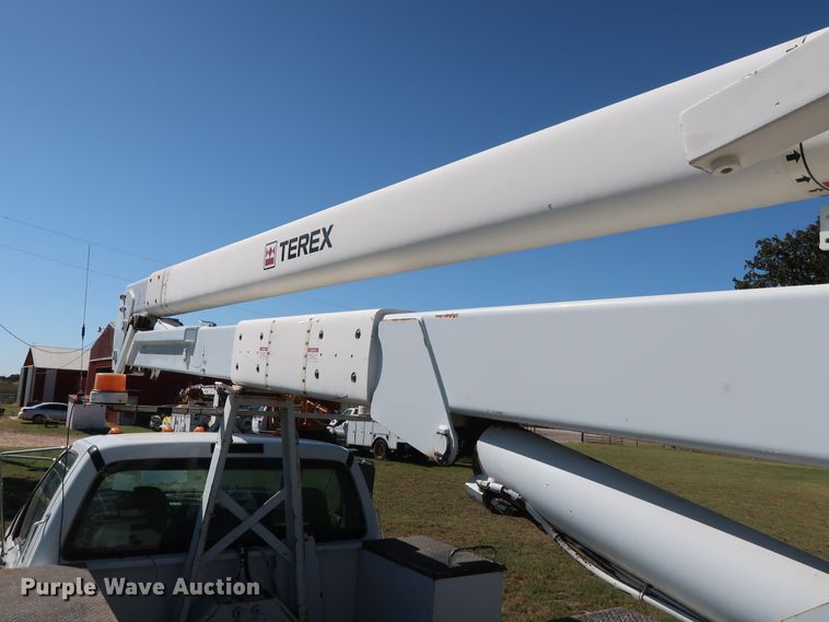 image for item GD9753 2009 Ford F750 Super Duty XL bucket truck