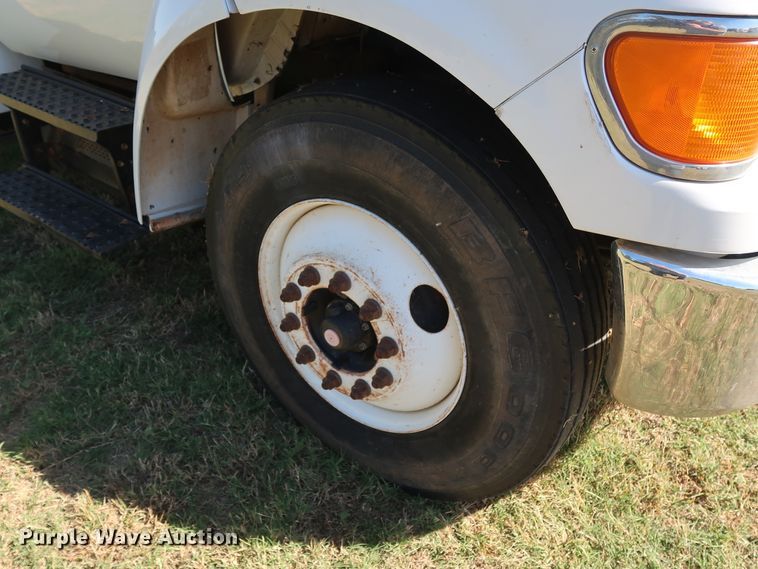 image for item GD9753 2009 Ford F750 Super Duty XL bucket truck