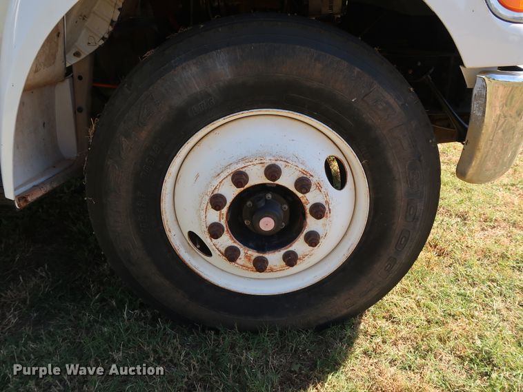 image for item GD9753 2009 Ford F750 Super Duty XL bucket truck