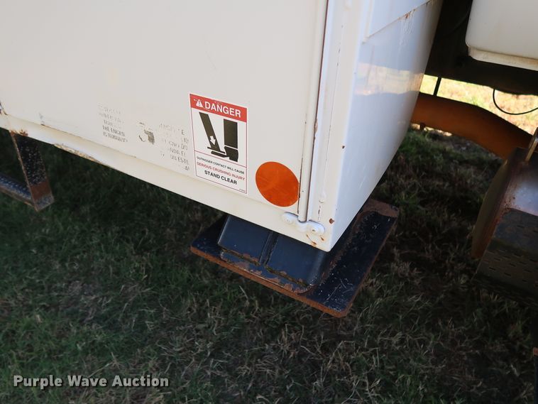 image for item GD9753 2009 Ford F750 Super Duty XL bucket truck