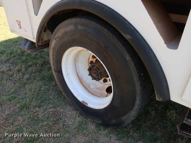 image for item GD9753 2009 Ford F750 Super Duty XL bucket truck