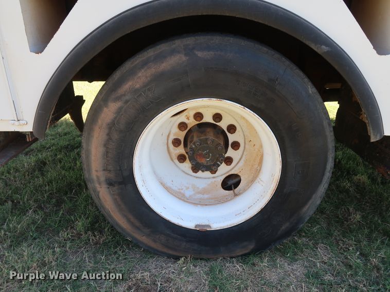 image for item GD9753 2009 Ford F750 Super Duty XL bucket truck