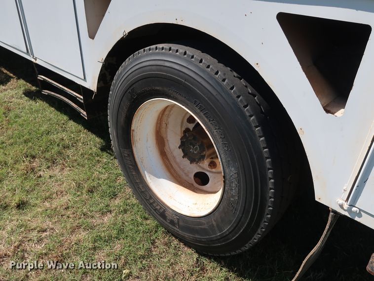 image for item GD9753 2009 Ford F750 Super Duty XL bucket truck