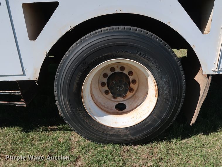 image for item GD9753 2009 Ford F750 Super Duty XL bucket truck