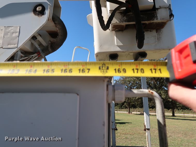 image for item GD9753 2009 Ford F750 Super Duty XL bucket truck