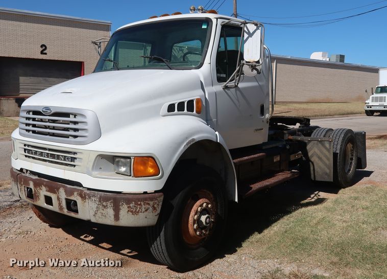 image for item GD9792 2003 Sterling Acterra semi truck