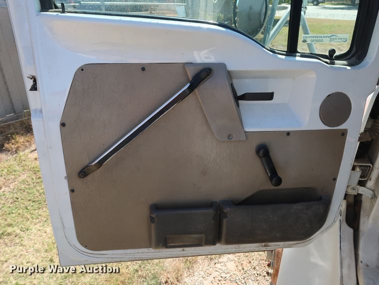 image for item GD9792 2003 Sterling Acterra semi truck