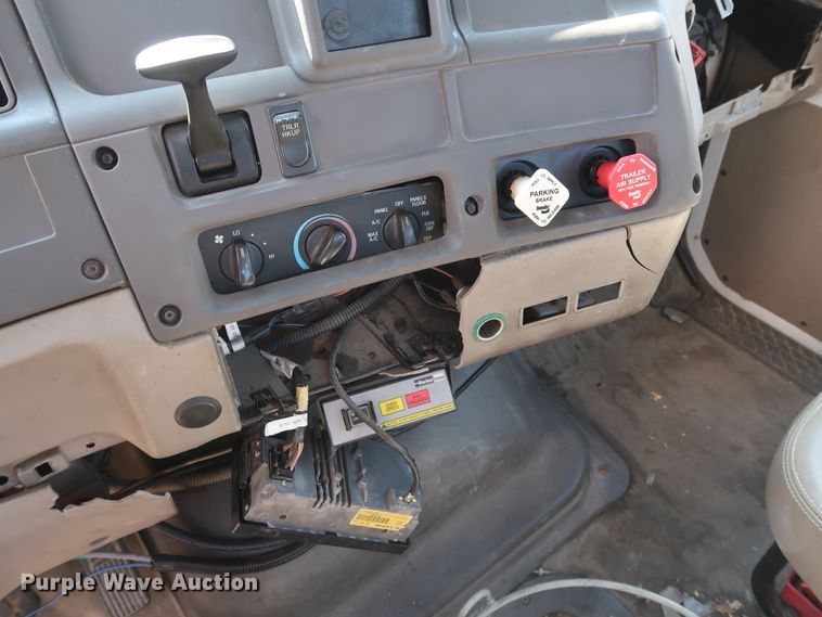 image for item GD9792 2003 Sterling Acterra semi truck