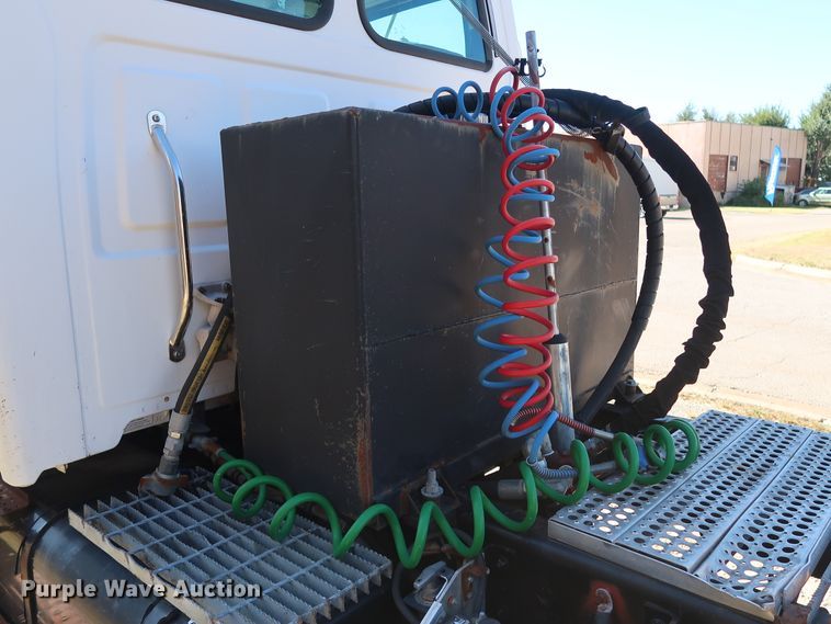 image for item GD9792 2003 Sterling Acterra semi truck