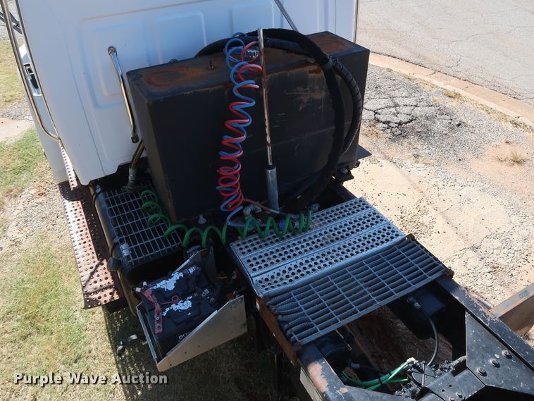 image for item GD9792 2003 Sterling Acterra semi truck