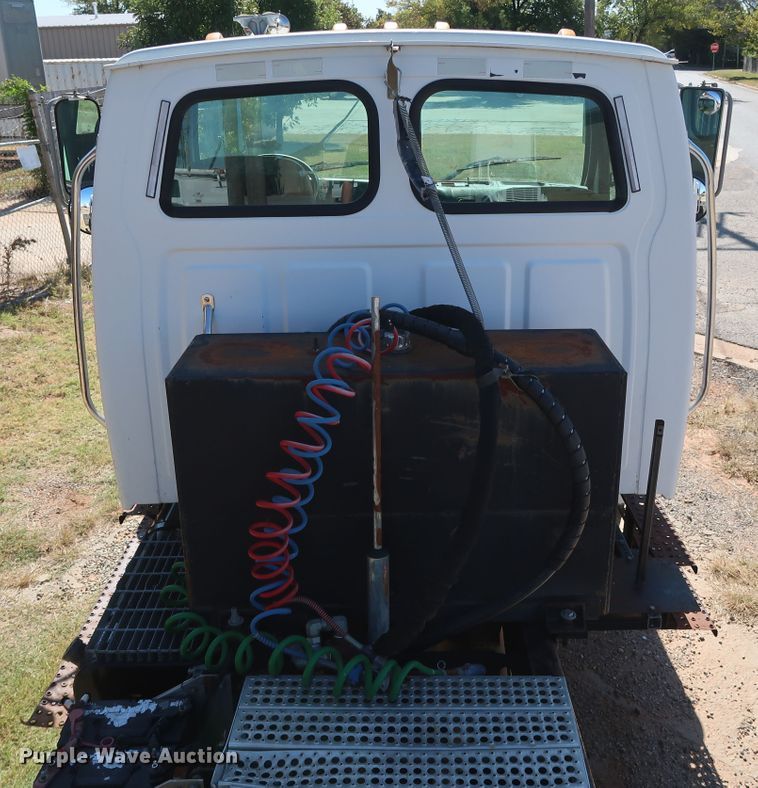 image for item GD9792 2003 Sterling Acterra semi truck