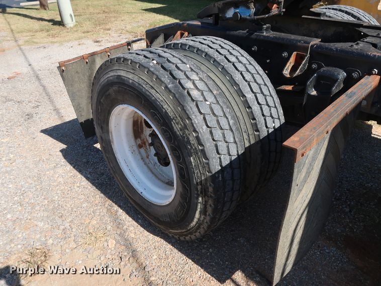 image for item GD9792 2003 Sterling Acterra semi truck