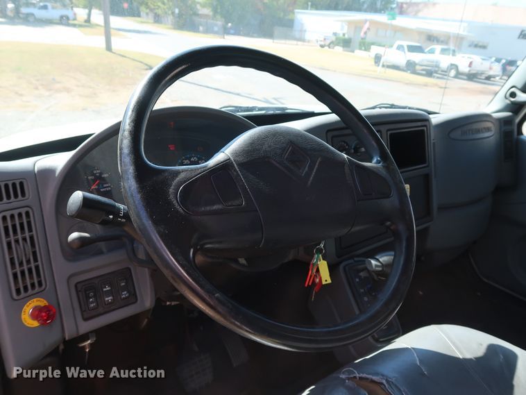 image for item GD9796 2007 International 4300 box truck