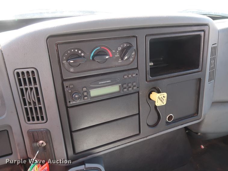 image for item GD9796 2007 International 4300 box truck