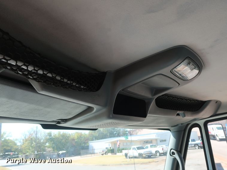 image for item GD9796 2007 International 4300 box truck