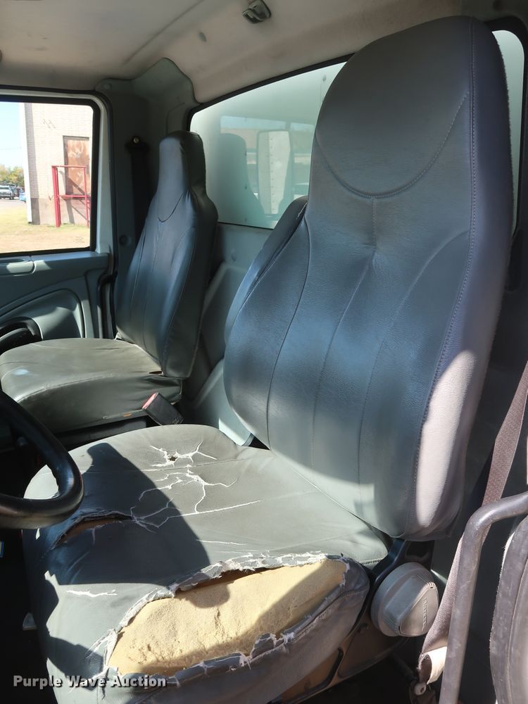 image for item GD9796 2007 International 4300 box truck