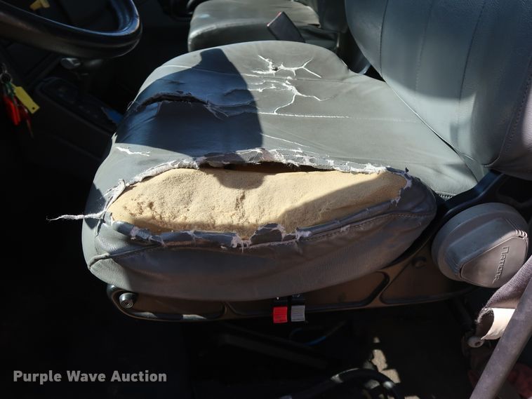 image for item GD9796 2007 International 4300 box truck