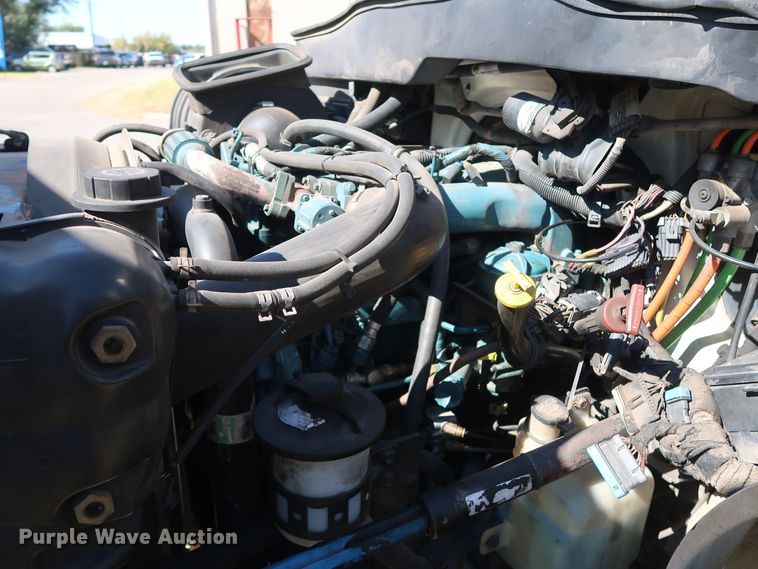 image for item GD9796 2007 International 4300 box truck