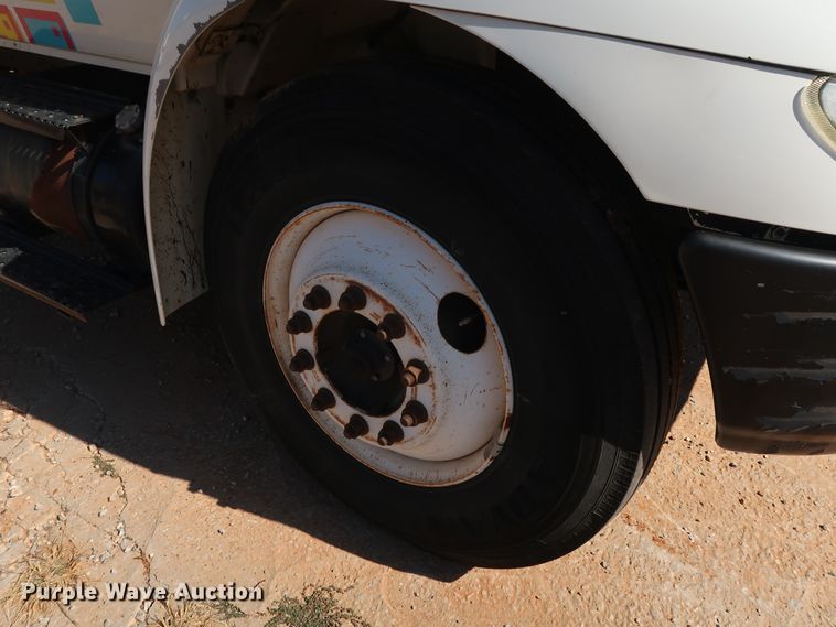 image for item GD9796 2007 International 4300 box truck