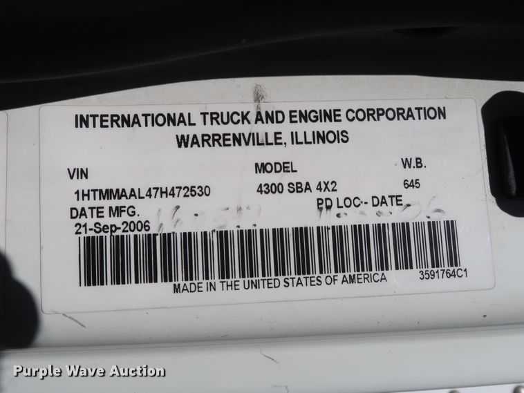 image for item GD9796 2007 International 4300 box truck