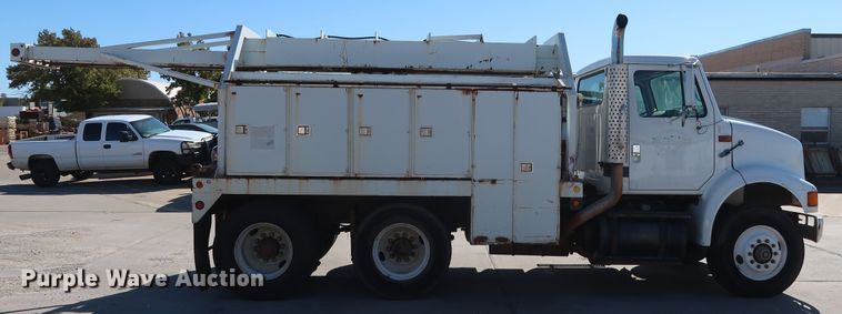 image for item GD9812 1999 International 8100 scale truck