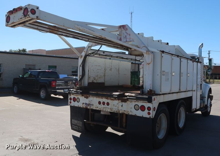 image for item GD9812 1999 International 8100 scale truck