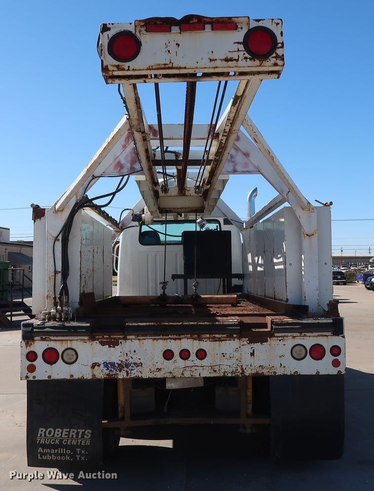 image for item GD9812 1999 International 8100 scale truck