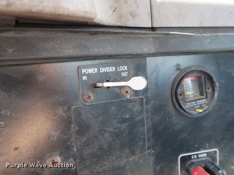 image for item GD9812 1999 International 8100 scale truck