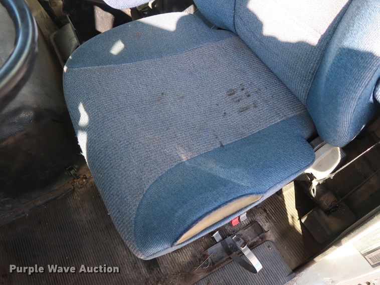 image for item GD9812 1999 International 8100 scale truck