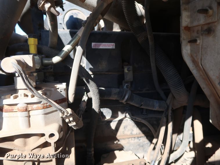 image for item GD9812 1999 International 8100 scale truck