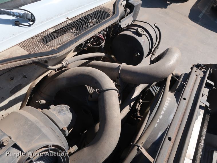 image for item GD9812 1999 International 8100 scale truck