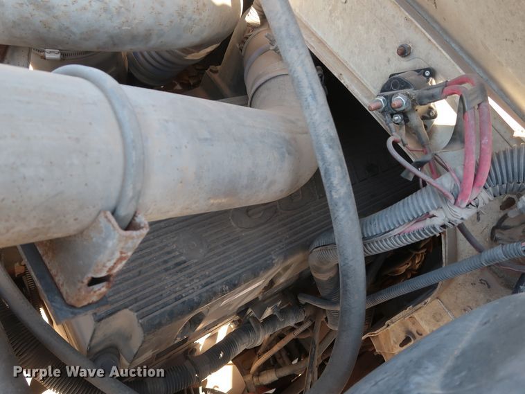 image for item GD9812 1999 International 8100 scale truck